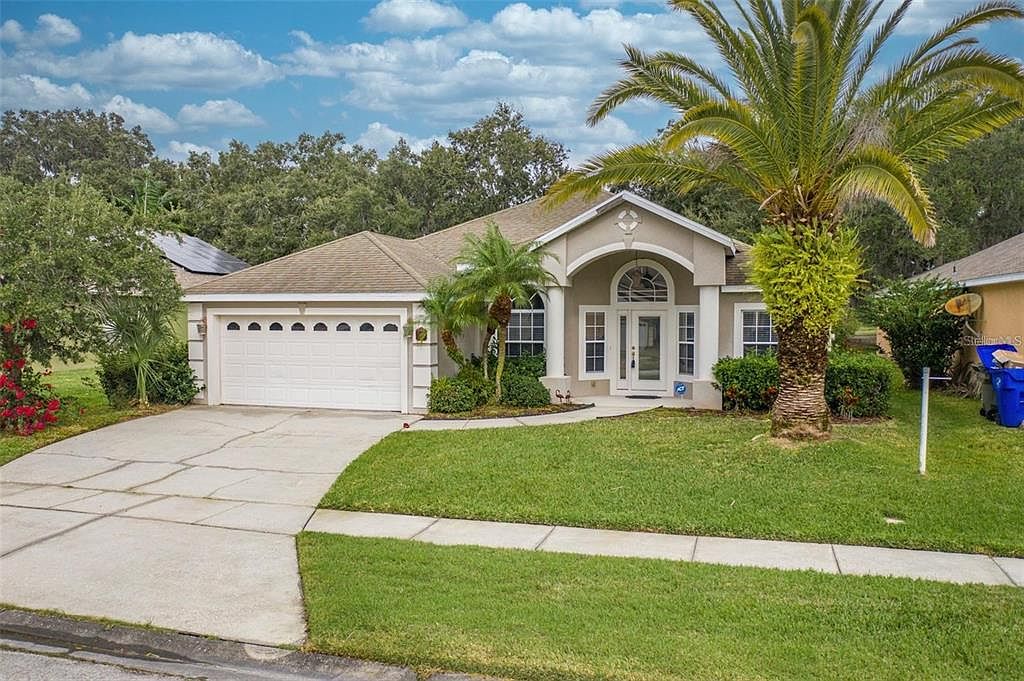 2111 EAGLEVIEW COURT — Oaks National Golf Club
