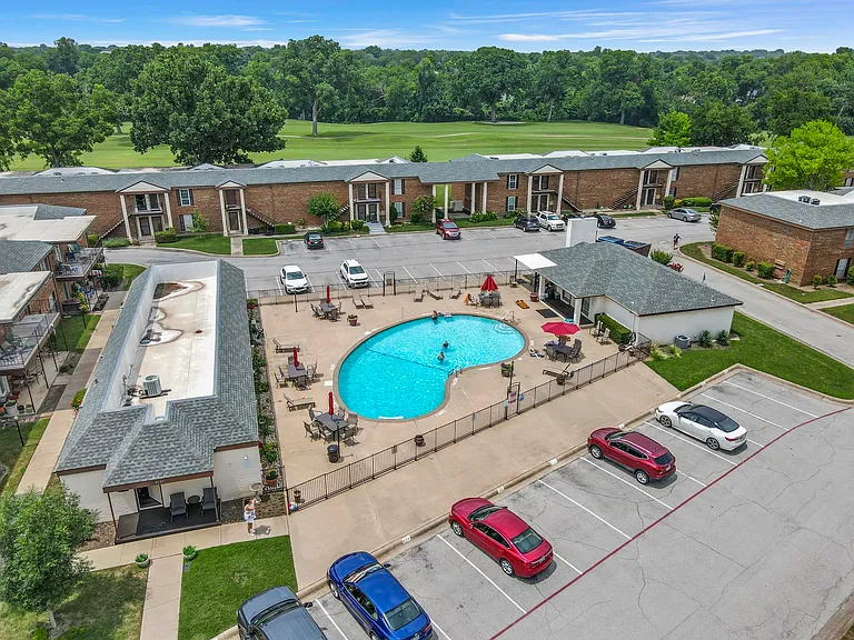 4002 Ridglea Country Club Dr #108 — Photo 33