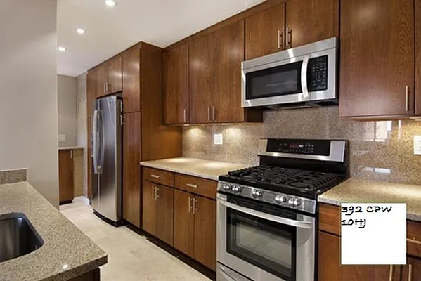 Rented by Maxwell Capital | media 21