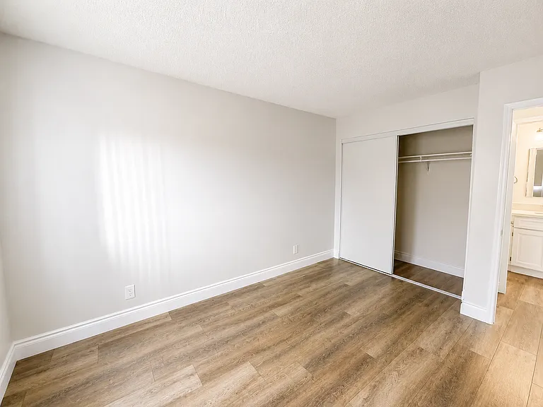 704 McDonald Ave #109 — Photo 12