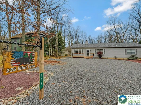 225 Eliot Ln, Albrightsville, PA 18210