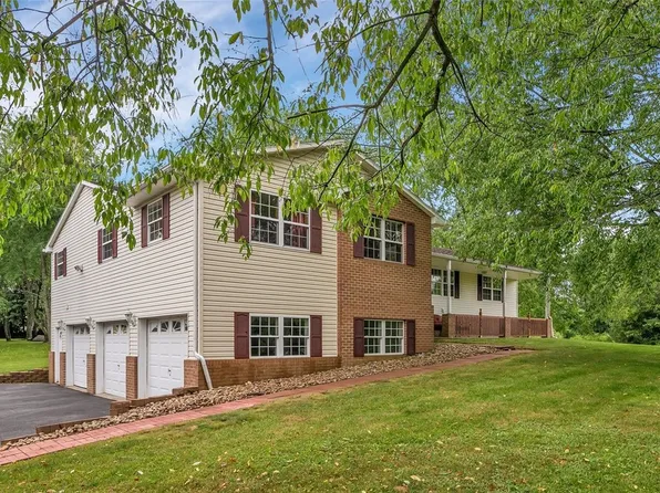 104 Pheasant Run Dr, Slippery Rock, PA 16057
