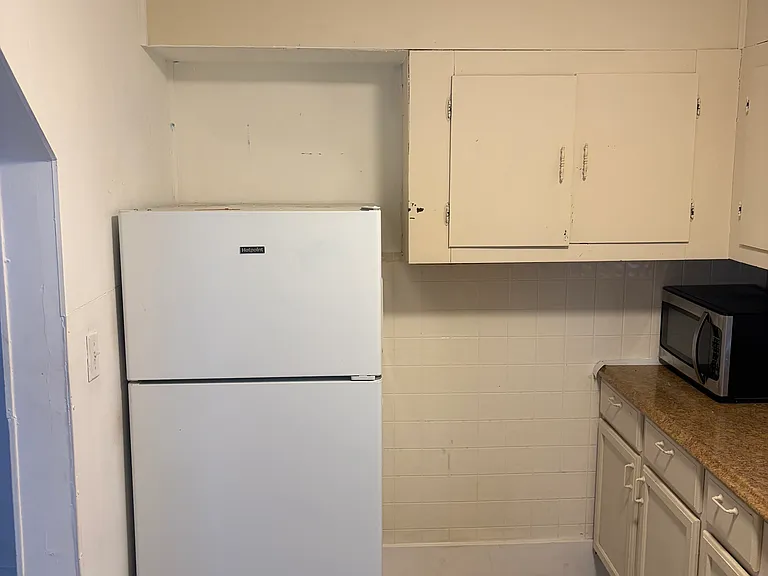 815 Douglas Ave — Photo 7