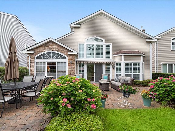 5th image of 148 Hamlet Dr