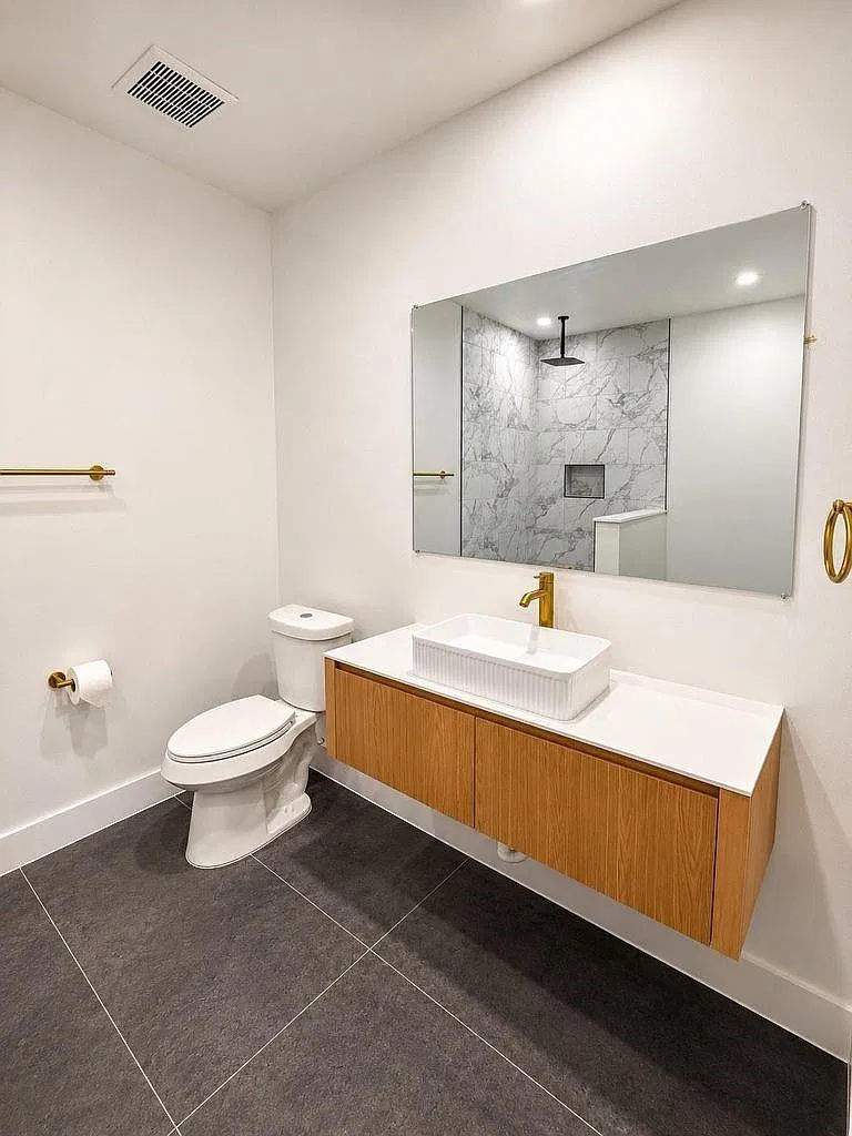 3 bed, 3.5 bath, 2028 sqft, $2,750 — Photo 3