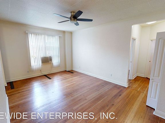 3rd image of 709 S Mariposa Ave #402