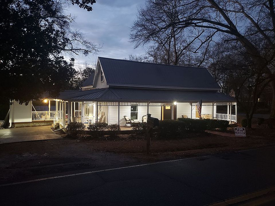 1st image of 200 Mountain View St