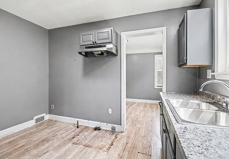 16605 Freeland St — Photo 10
