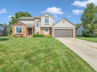 690 Baker St, Rochester Hills, MI 48307