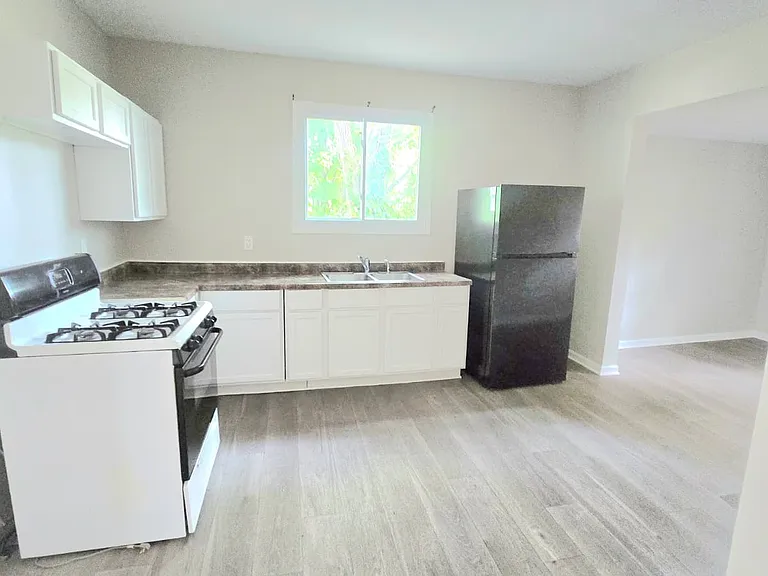 514 Studebaker St #1 — Photo 4