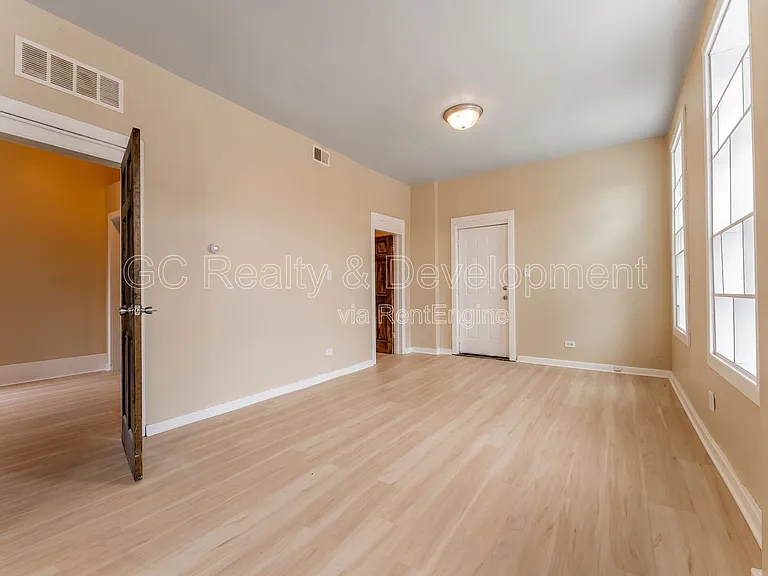 3328 W Chicago Ave #2R — Photo 2