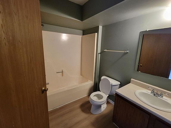 5th image of 3207 12th Ave #D