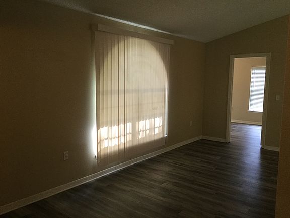 3rd image of 1860 E Aston Hall Dr