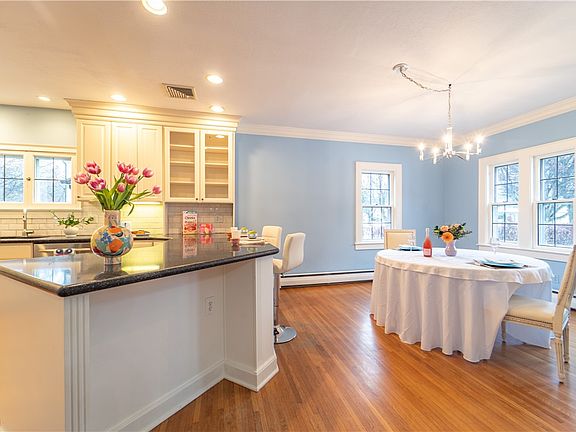 3rd image of 101 Thackery Rd