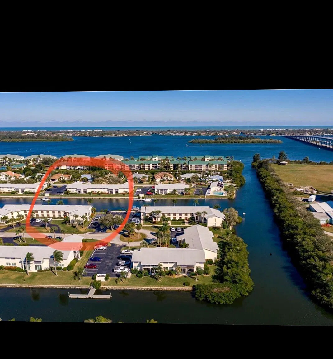1860 Robalo Dr — Photo 2