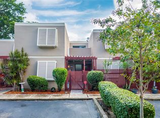 1011 N Hiatus Rd, Hollywood, FL 33026