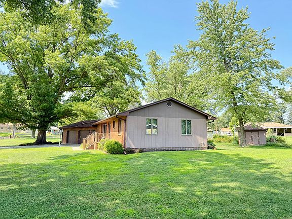 5th image of 206 Willow Dr