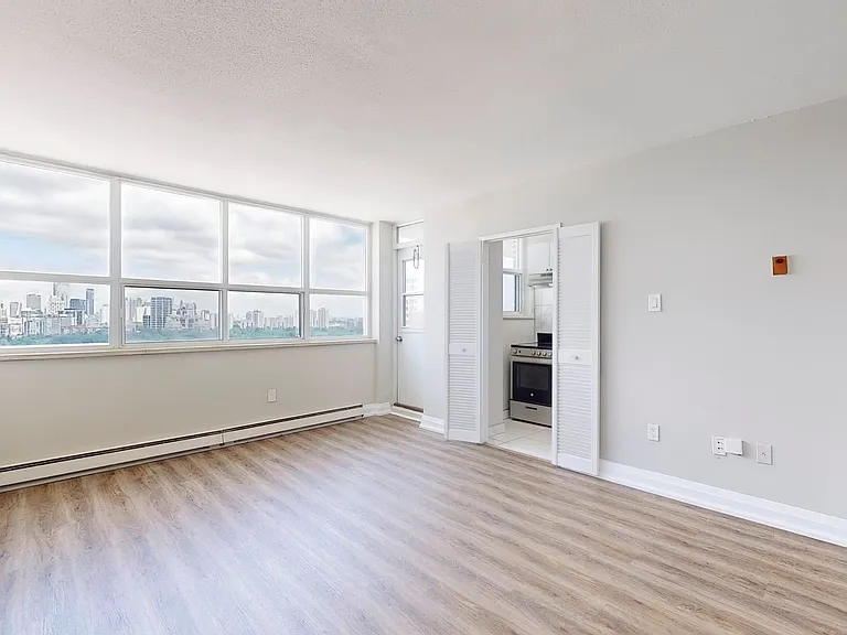 40 Pleasant Blvd — Photo 26