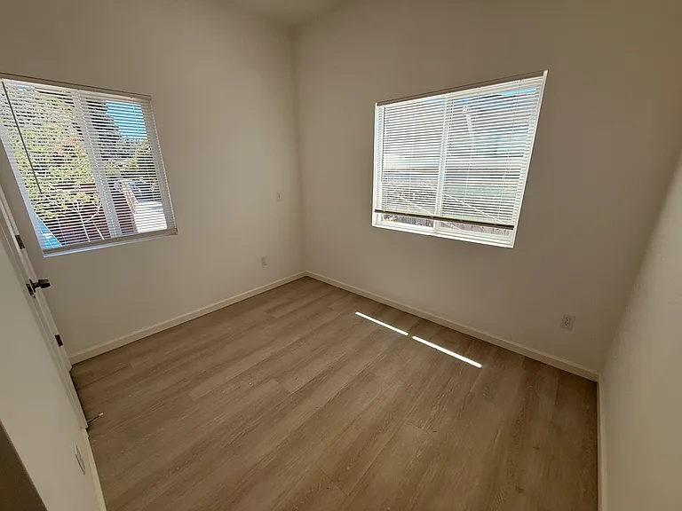 236 Sunnyside Dr #B — Photo 3