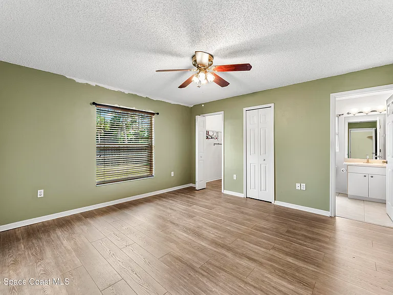 1324 Mandys Ct — Photo 11