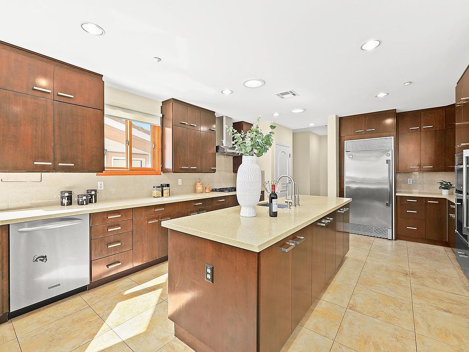 1st image of 553 S Michillinda Ave #0