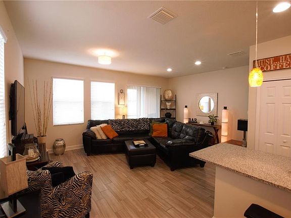 4th image of 10802 Avery Park Dr
