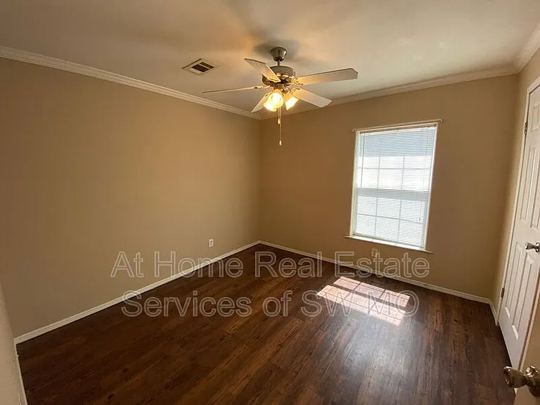 501 W Warren Ave #A — Photo 8