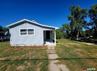 305 W Ash St, Sutton, NE 68979