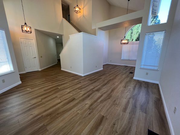 895 Griffith Ln
