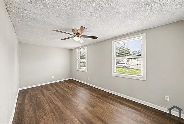 5608 E 29th Ave — Photo 24
