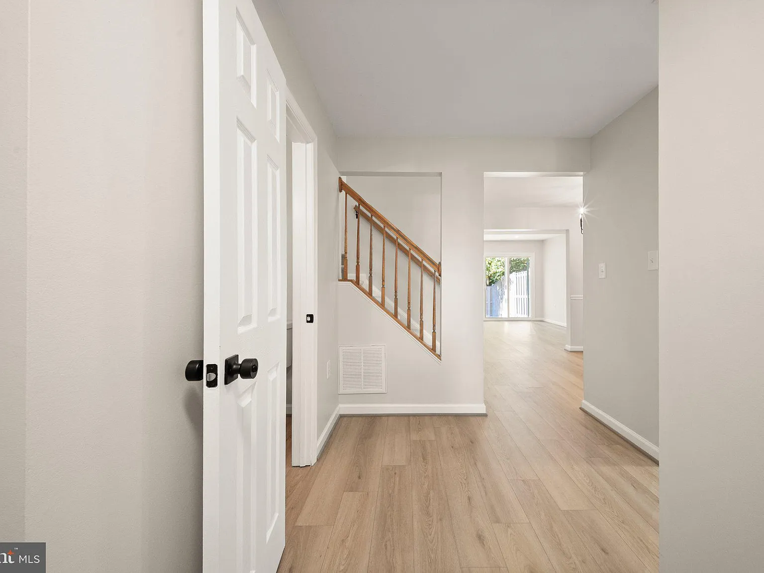 3 bed, 2.5 bath, 1360 sqft, $2,895 — Photo 3