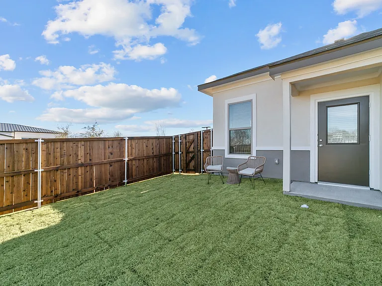 A1-Barton-Backyard A1-Barton-Backyard