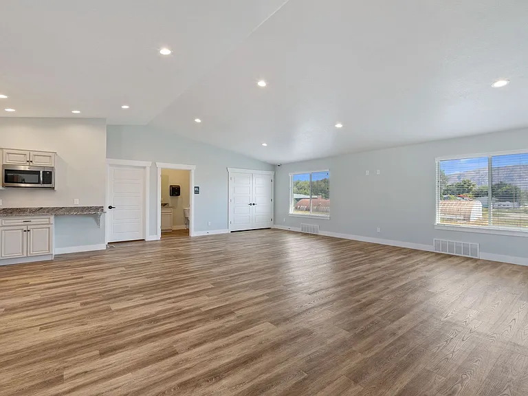 Tremonton Pines Apts — Photo 13