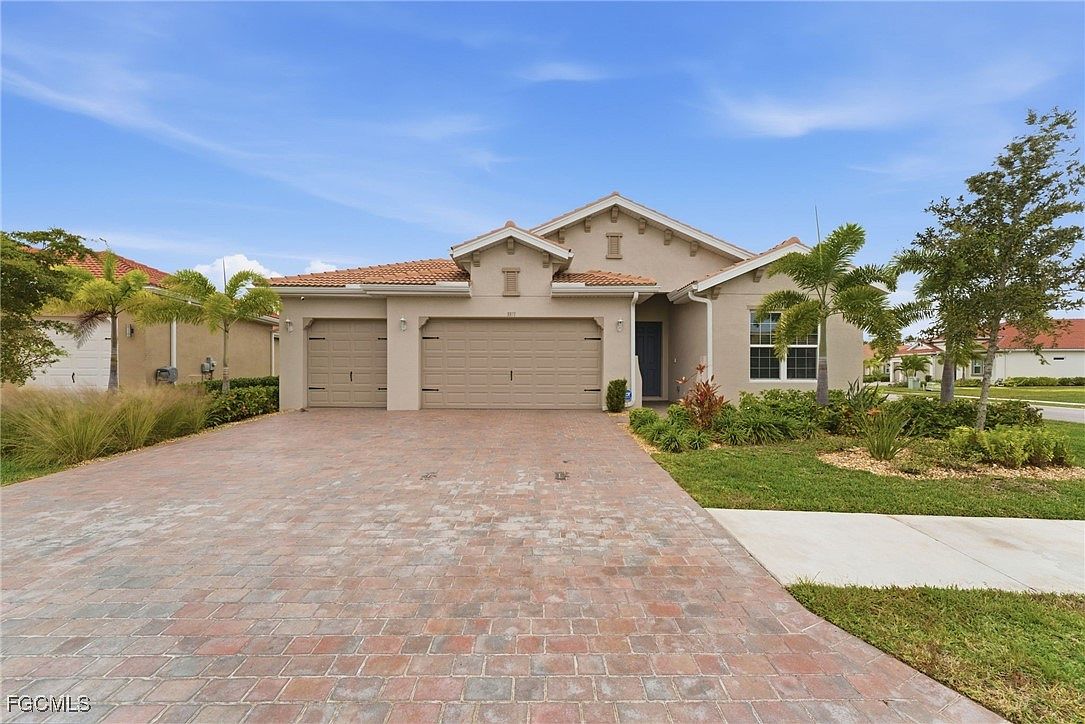 3371 Cherry Palm Dr