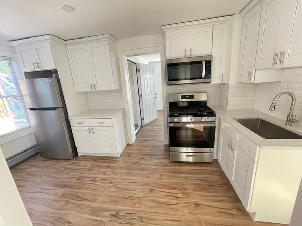 67 Kossuth St FLOOR 2