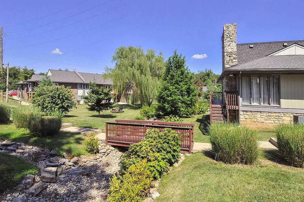 Bardstown Forest Apartments — Photo 4