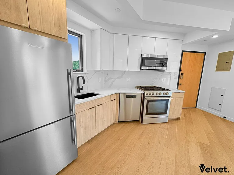 11617 Grosvenor Ln #5C — Photo 23