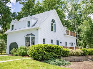 19 E Bay Rd, Osterville, MA 02655