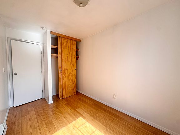 3rd image of 1928 Pacific St APT 3R