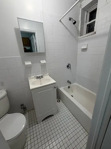 90 Vark St #2W — Photo 4