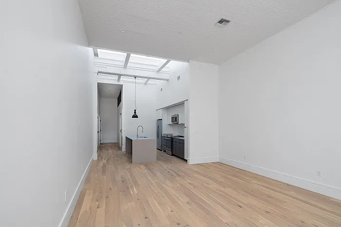 510 Julia St — Photo 16