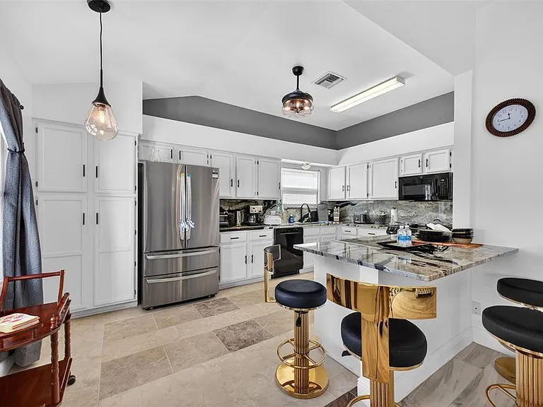 411 Del Mar Dr — Photo 18