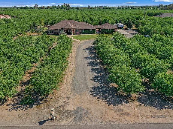 3rd image of 27256 Tiffany Ln