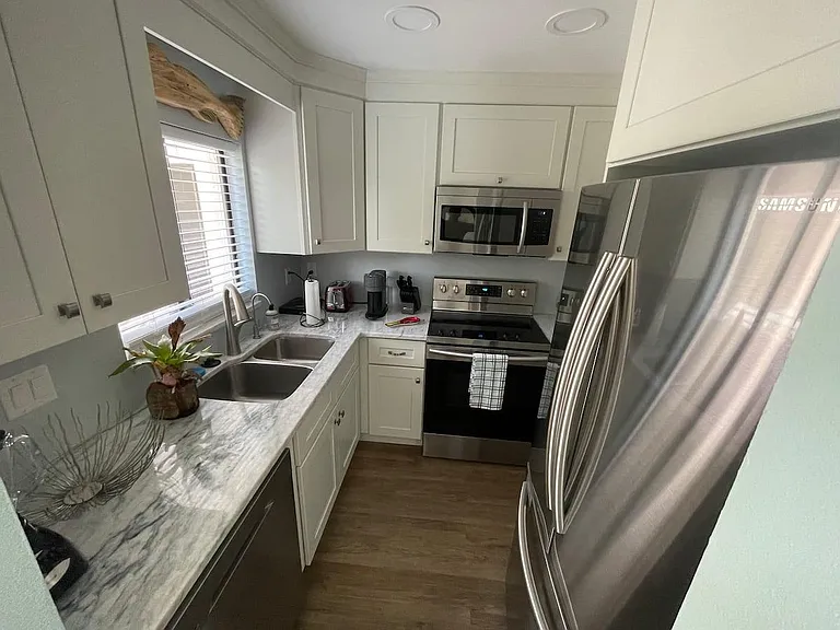 325 Island Way #109 — Photo 29