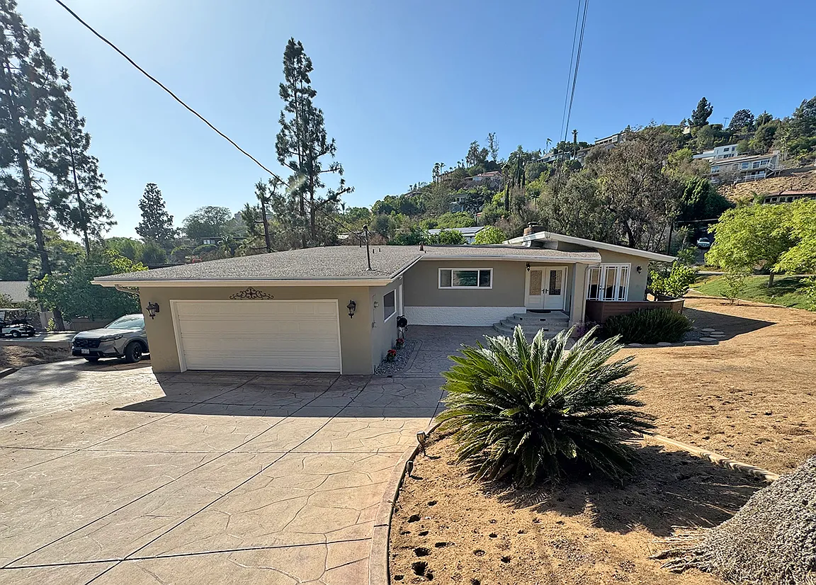 4 bed, 2142 sqft, $5,000 — Photo 2