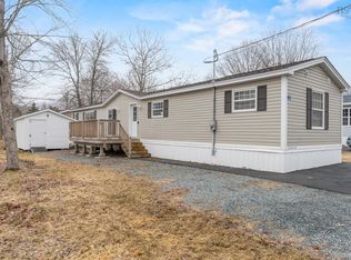 22 Feindel St, Lunenburg, NS B4V5K7