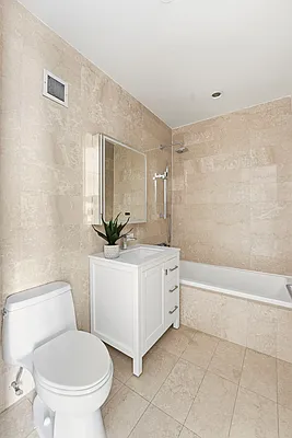 Bathroom, photo 2