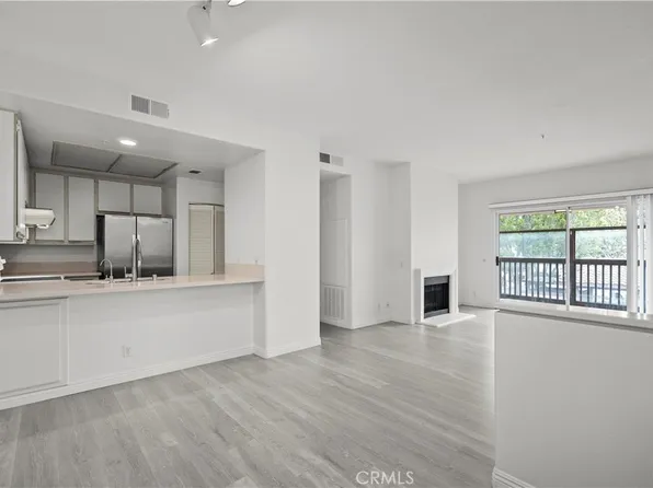 2960 Champion Way APT 2706, Tustin, CA 92782