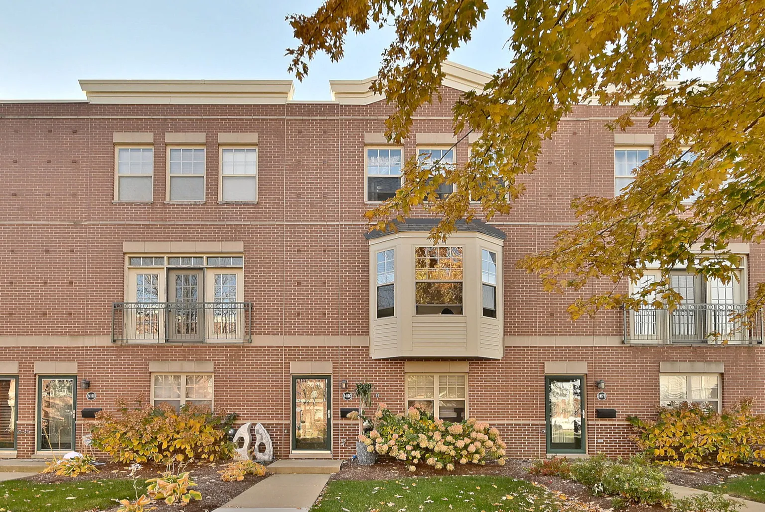2417 N 75th Ave APT C photo 1