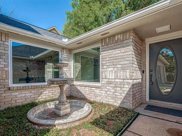 416 Heatherwood Ct, League City, TX 77573